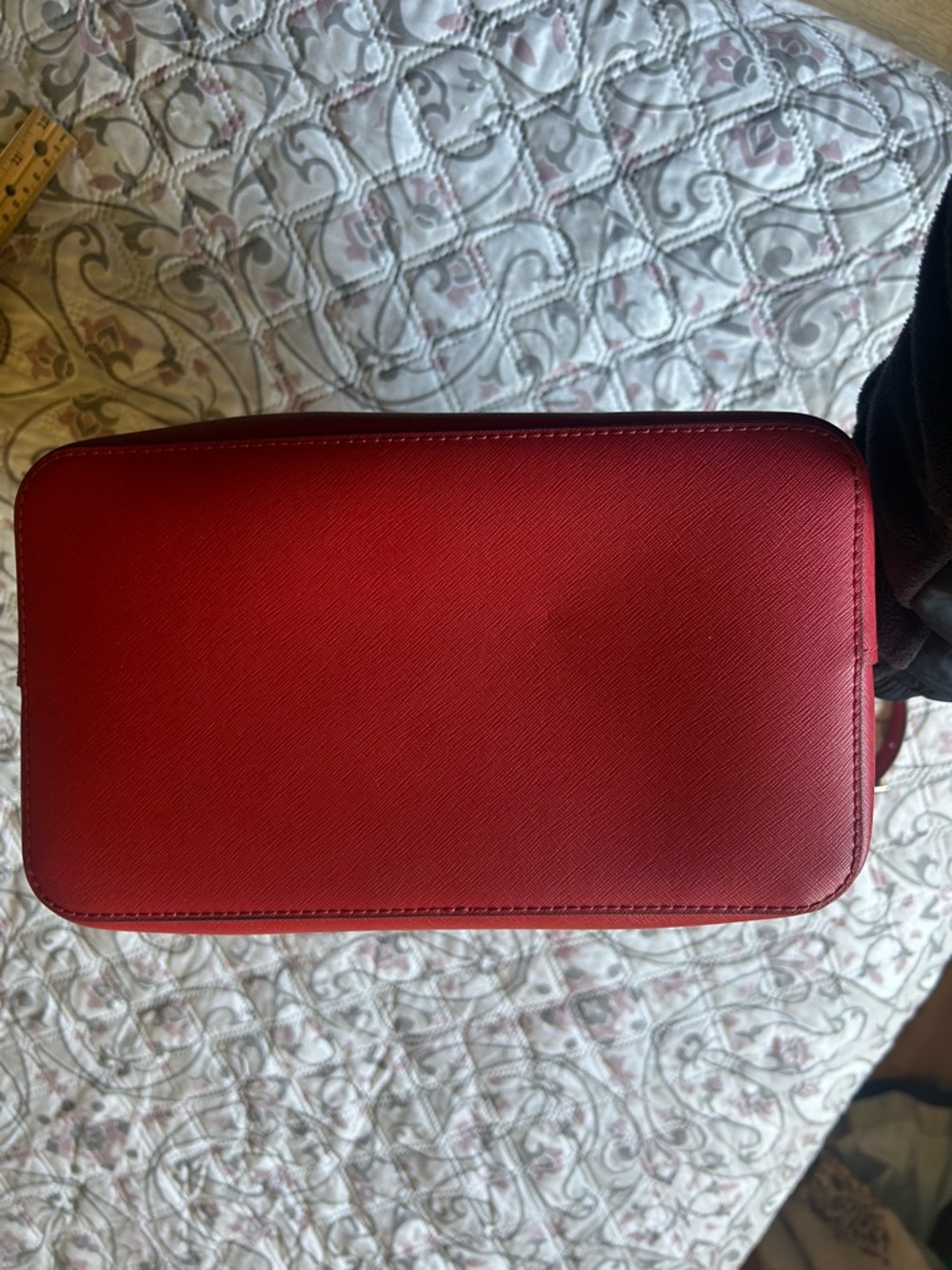 Michael Kors red leather bucket bag - Picture 4 of 6
